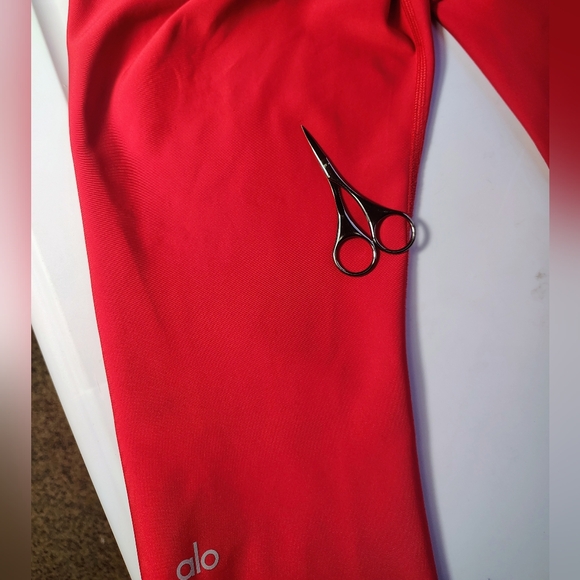 Alo Yoga high-waisted Airlift leggings vibrant classic red women's activewear L. - Picture 15 of 16
